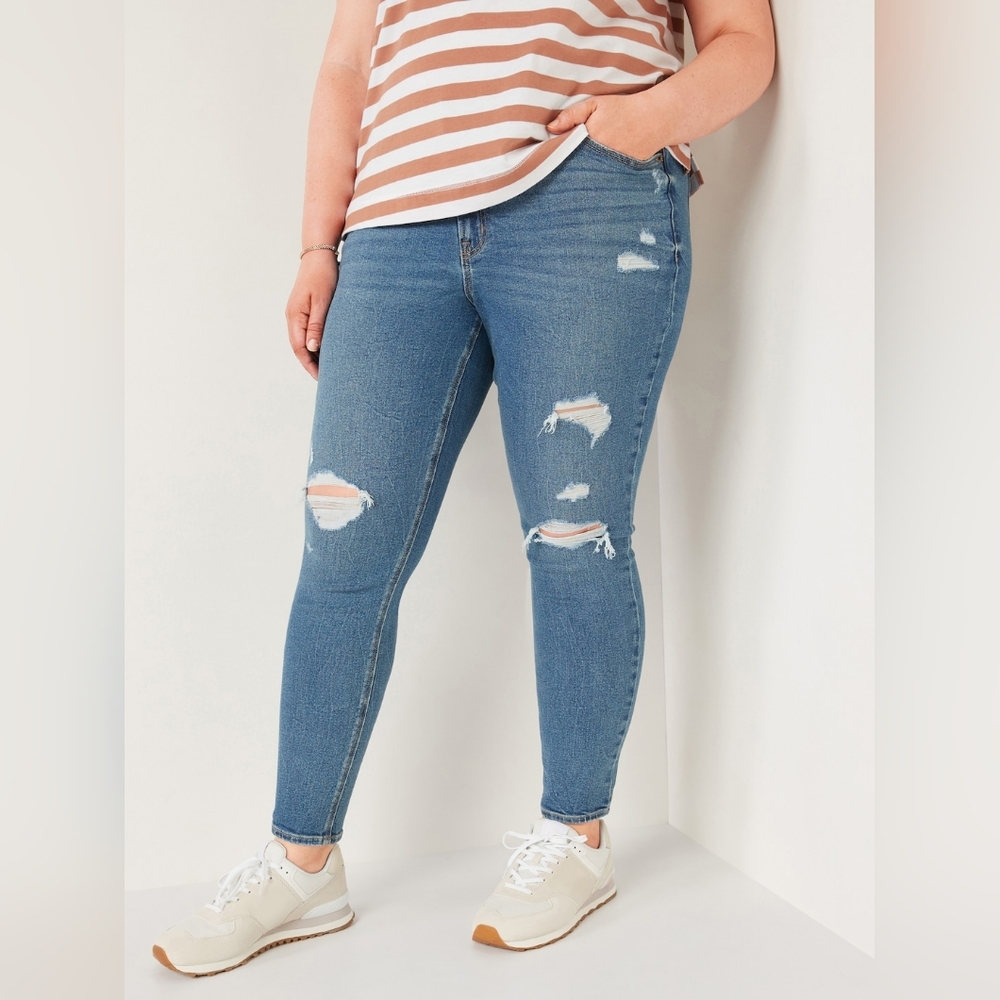Old Navy Mid-Rise Rockstar Super Skinny Distressed Jeans